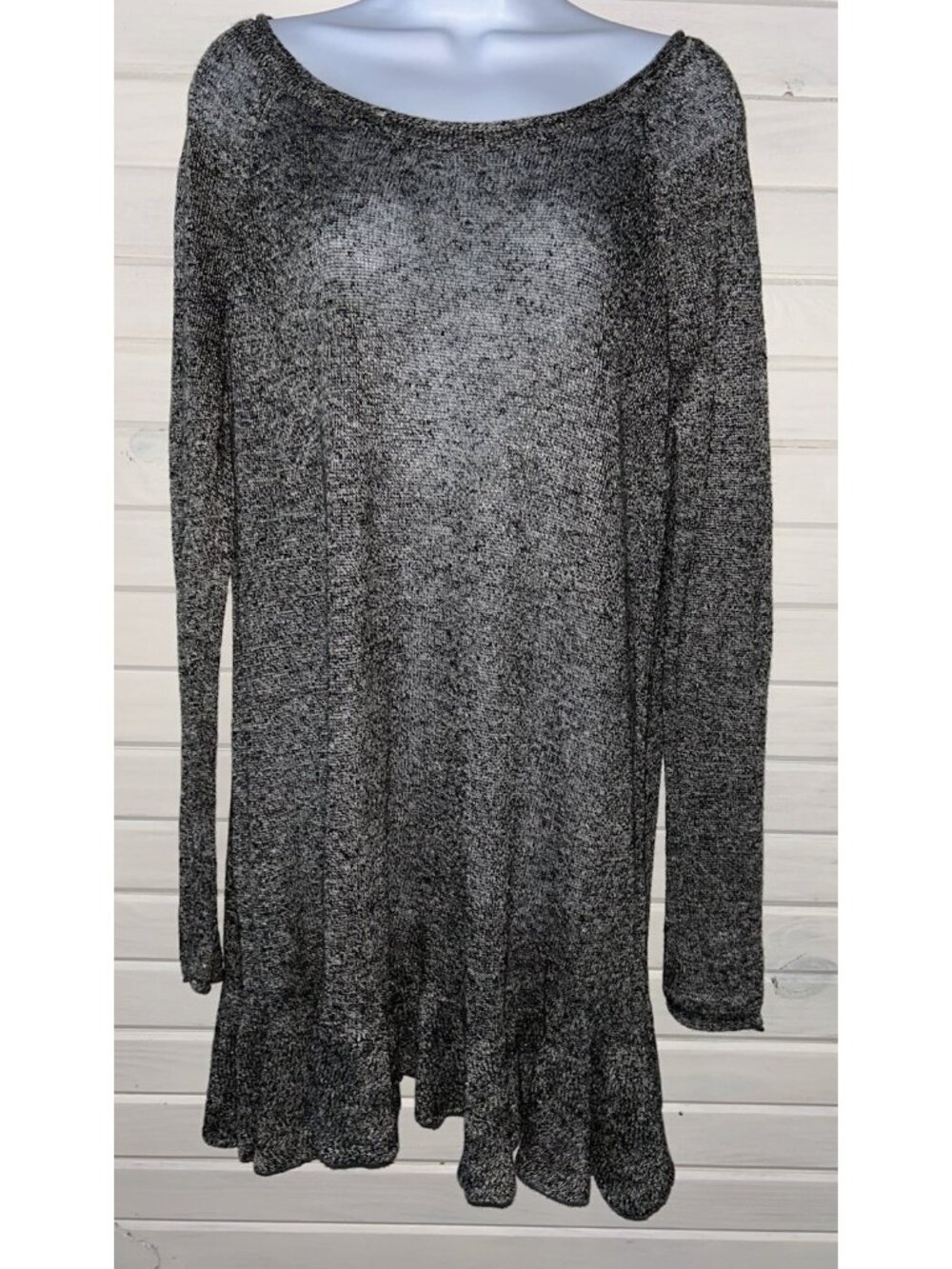 Free People FP Beach Sz SMALL Swing Tunic 100% Linen Gray Sweater Ruffle Hem EUC